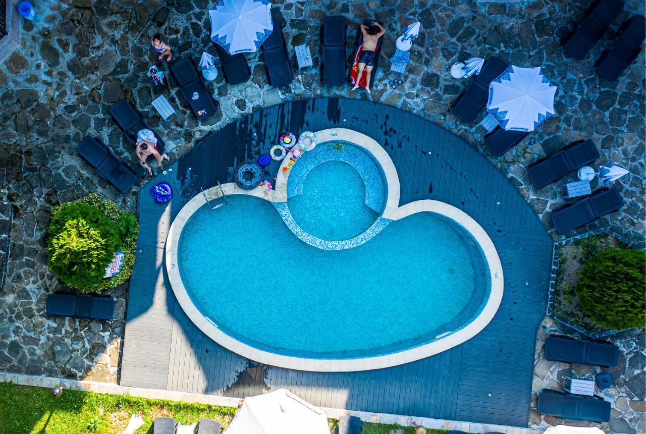 Galaxy Hotel Чифлик Экстерьер фото